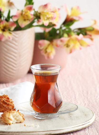 Ensemble de verres à thé au design unique Lav Alya, 6 pièces en verre, 6 soucoupes. 12 pièces 